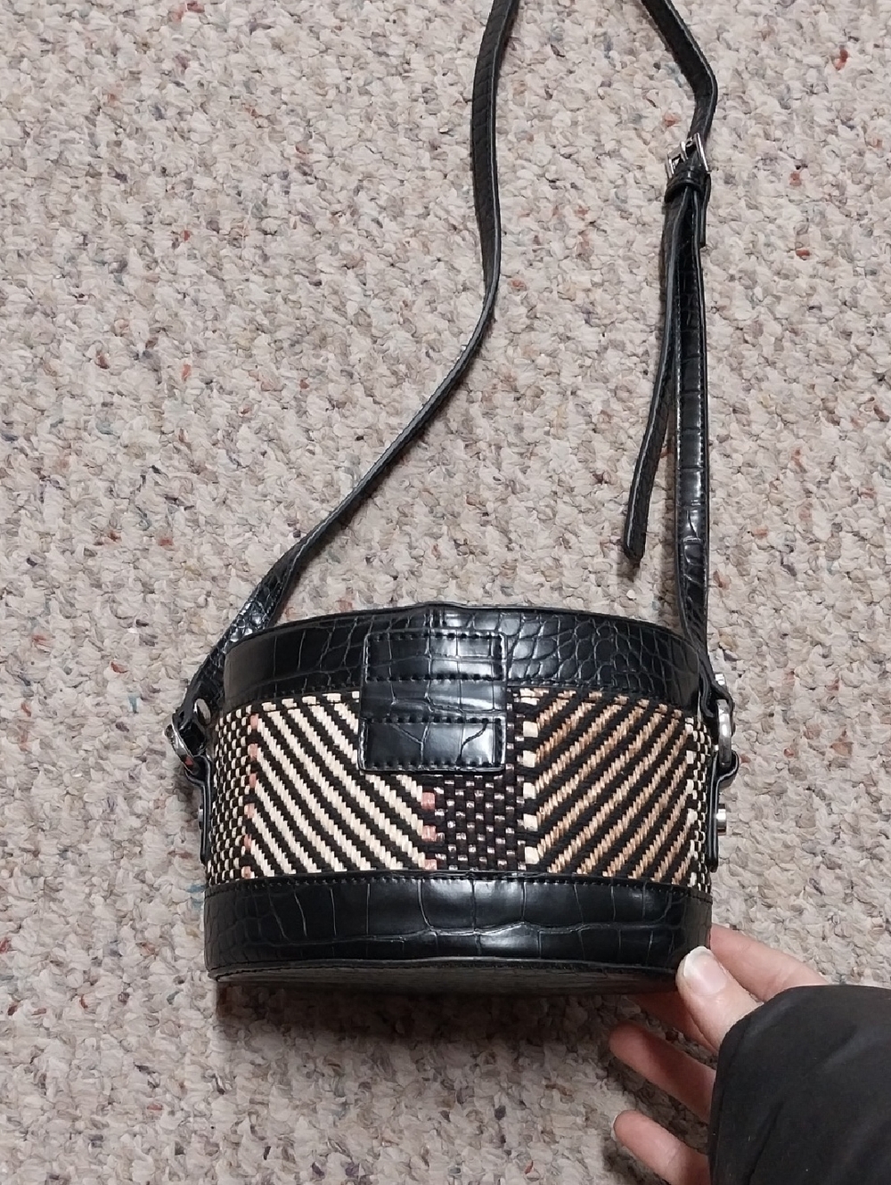 Sam Edelman Woven Straw and Black Croc Trim Crossbody Bag - Picture 5 of 8